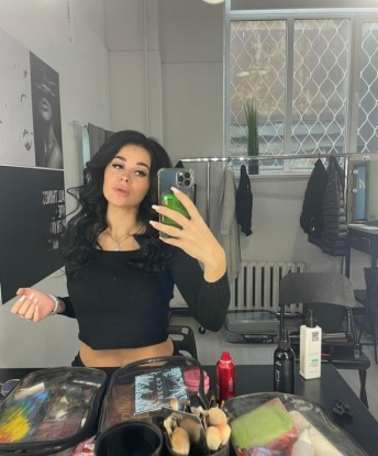 Живу в Москве. Мои услуги включают классический и эротический массаж, стриптиз, ролевые игры и многое другое. Гарантирую полное удовлетворение и экстаз! 😉 Я умею создавать неповторимую атмосферу и подстраиваться под любые ваши потребности. Мои фото 100% реальные, и отзывы о моей работе показывают, что мои клиенты остаются довольными и возвращаются ко мне снова и снова. Встречи возможны как у меня, так и по вызову. Со мной время пролетит незаметно, и ты точно захочешь вернуться ко мне вновь! Отправляй мне сообщение, и я помогу тебе расслабиться и испытать незабываемые ощущения. 💋 312, 21 год