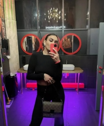 Мои услуги включают в себя классический секс, оральный секс и массаж. Я гарантирую полное удовлетворение и отличное настроение! ☺️ У меня есть отличные отзывы от предыдущих клиентов, которые остались счастливыми после встречи со мной. Посмотри мои фото, чтобы увидеть, как я выгляжу. Прошу только серьезные запросы! Давай сделаем нашу встречу незабываемой! Живу в Москве и готова приехать к тебе или встретиться в уютной гостинице 💫 669, 27 лет