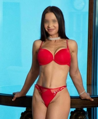 Неотразимая красотка с огненной страстью приглашает в гости на интимное свидание. Отдайся в мои нежные объятия, и я сделаю твои фантазии реальностью. Позвони мне, и я окуну тебя в мир наслаждения! 1521, 32 года